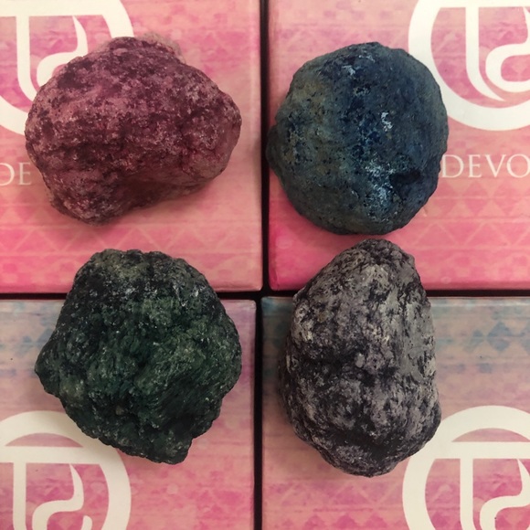Agate Miniature Colored Geode / Bundle of 4 - Picture 2 of 12
